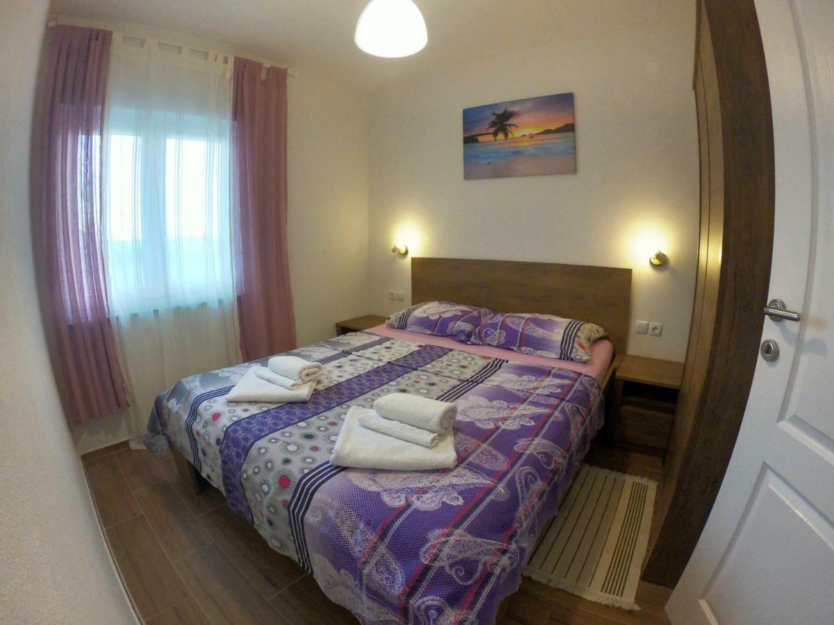 Apartmani Zekic Лопар Экстерьер фото