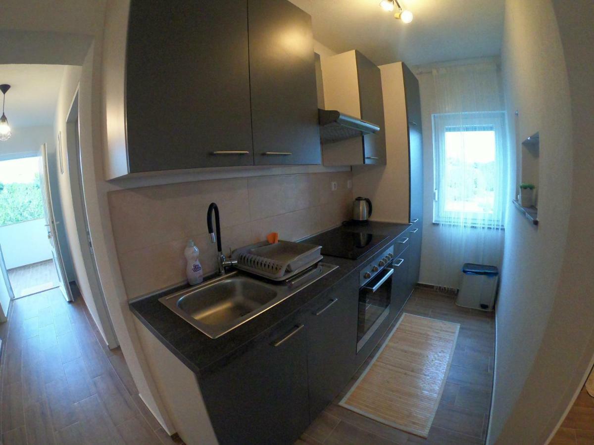 Apartmani Zekic Лопар Экстерьер фото