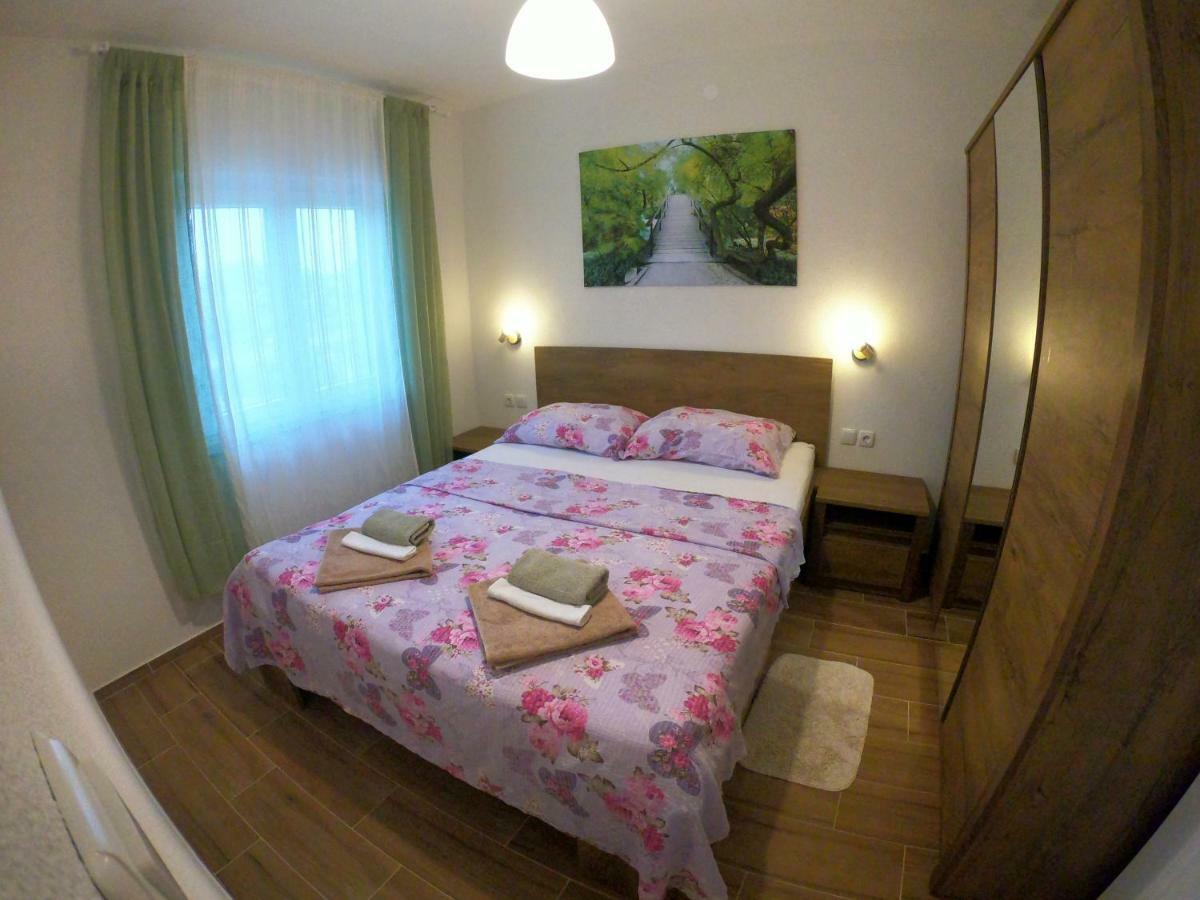 Apartmani Zekic Лопар Экстерьер фото